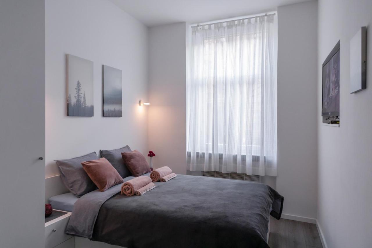 Apartment Hebrangova Zagabria Esterno foto
